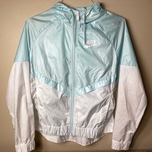 ✔️Baby Blue & White Nike Windbreaker Jacket - Medium - Awesome condition!